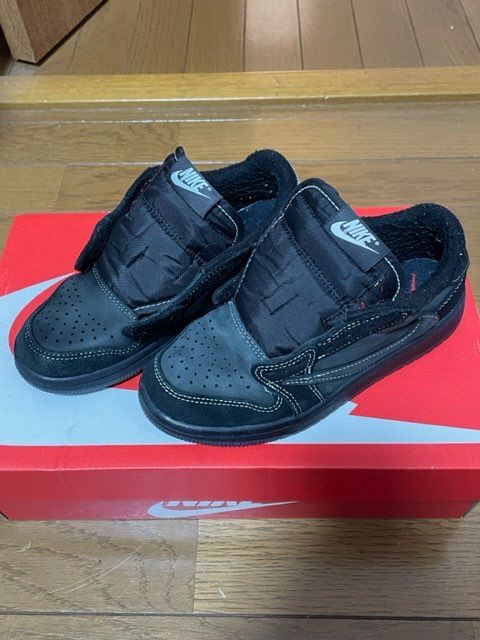 チビのだけど、もう洗い過ぎて色褪せまくり！
いっぱい汚してくれるのは嬉しいけど