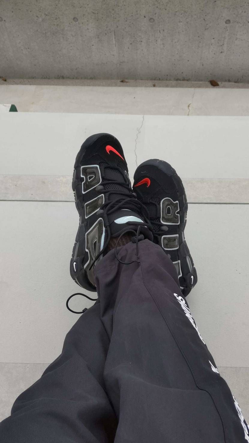 ナイキワールドツアーのパンツにあわせて見ました
スニダンのホルダーって外すの？