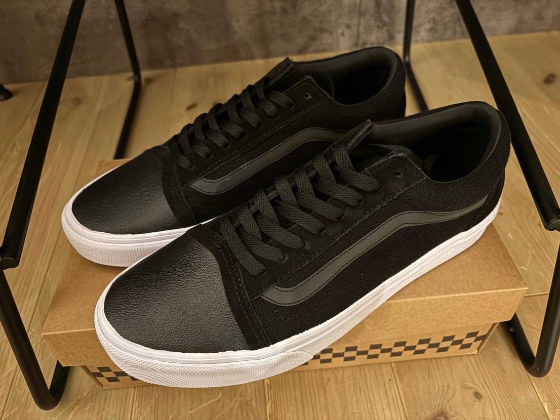 普通のオールドスクールや思ってたけど、タンも厚いし素材もこだわってる感じでめっち