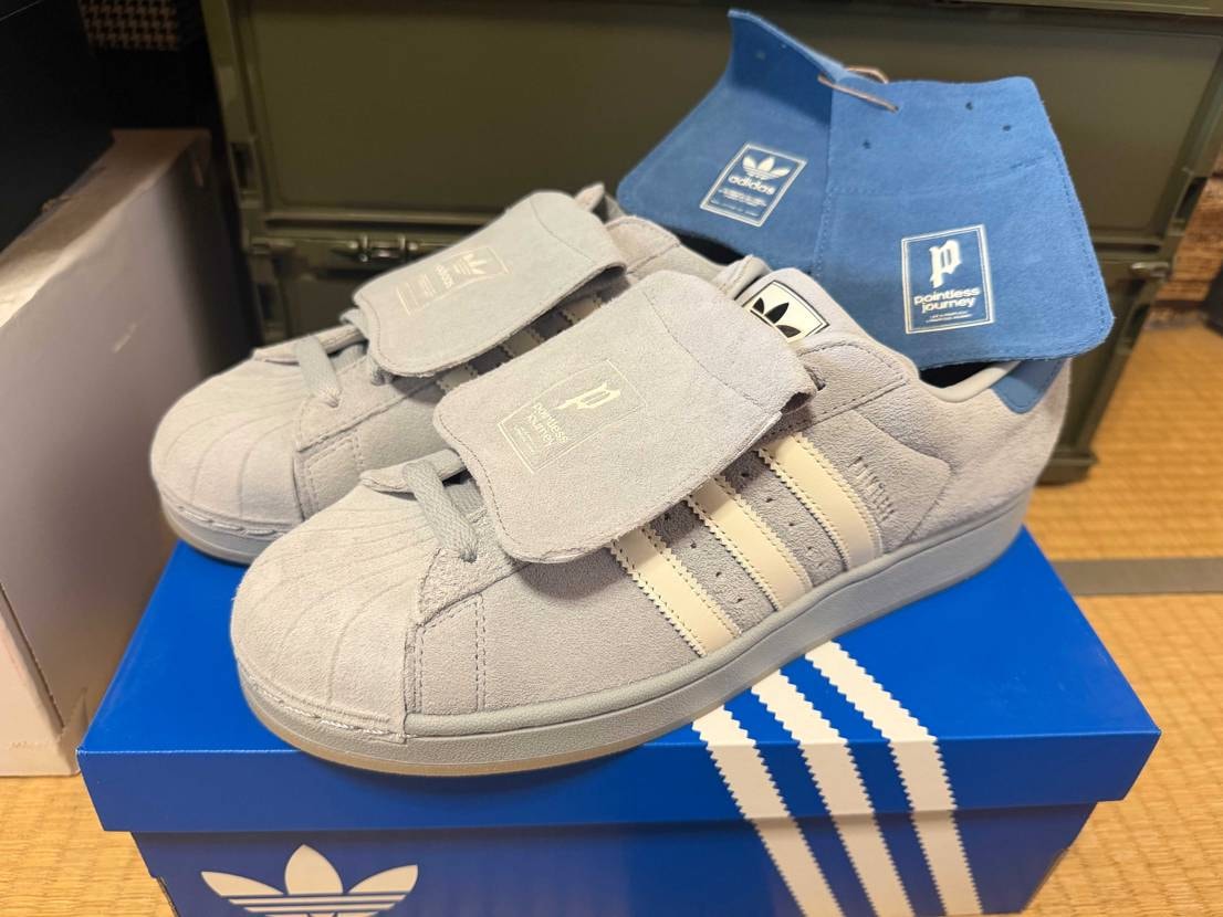 atmosが爆速で送ってくれました。
紺も欲しかったけどこれ一足でもだいぶ満足