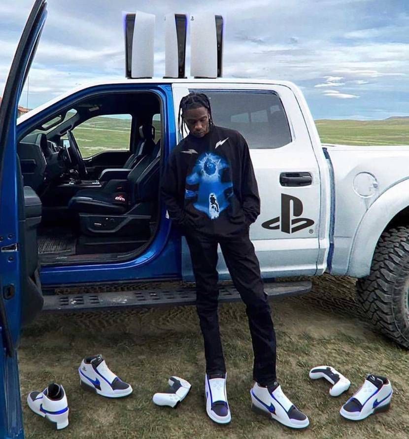 PS5コラボが出たら、欲しいけど世界10足限定だろうなぁ。