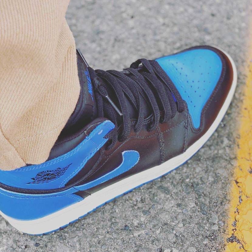 AJ1青黒2001年

初めておろしたけど、なんかサイズ感が違うなぁと感じま