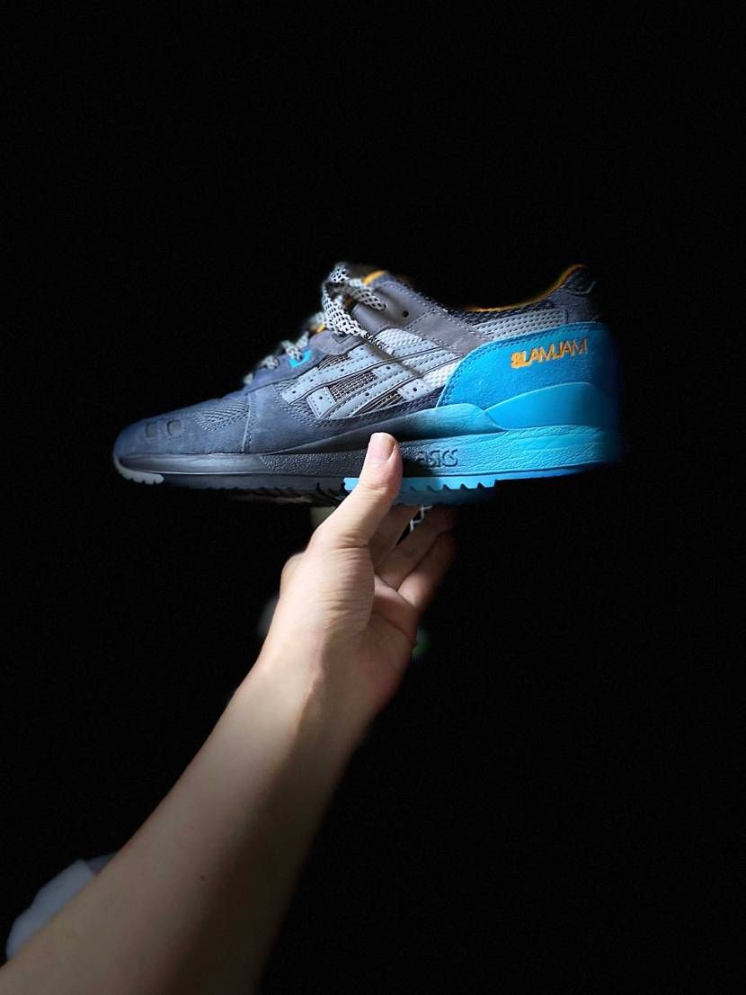 asicsファンの皆様。。

スラムジャムを購入したぞっ👍👍👍

以上