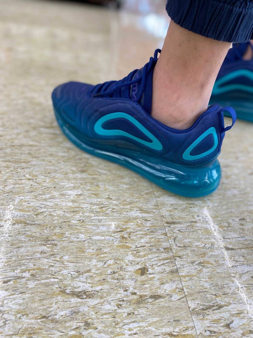 札幌はね、暑いかな。。

エアマックス720 ！

