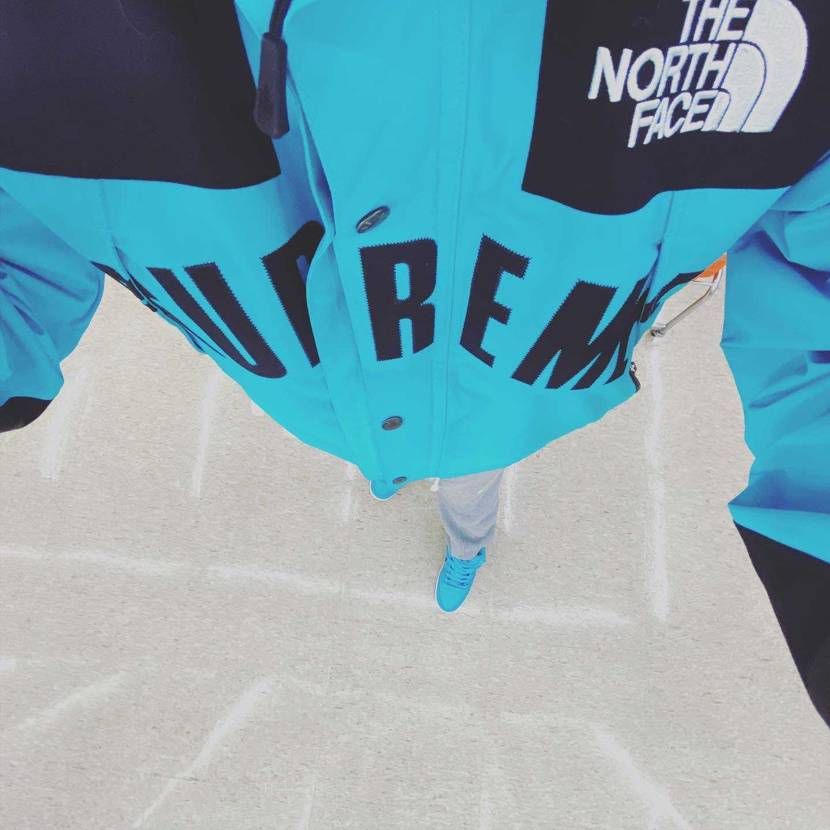 昨日、撮ったので。。連投で申し訳ございません。

supremeジャケットっ