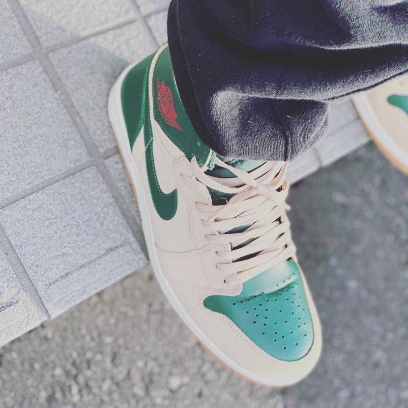 過去に撮ったコーデです。

スニーカーはAJ1ハイザリタ