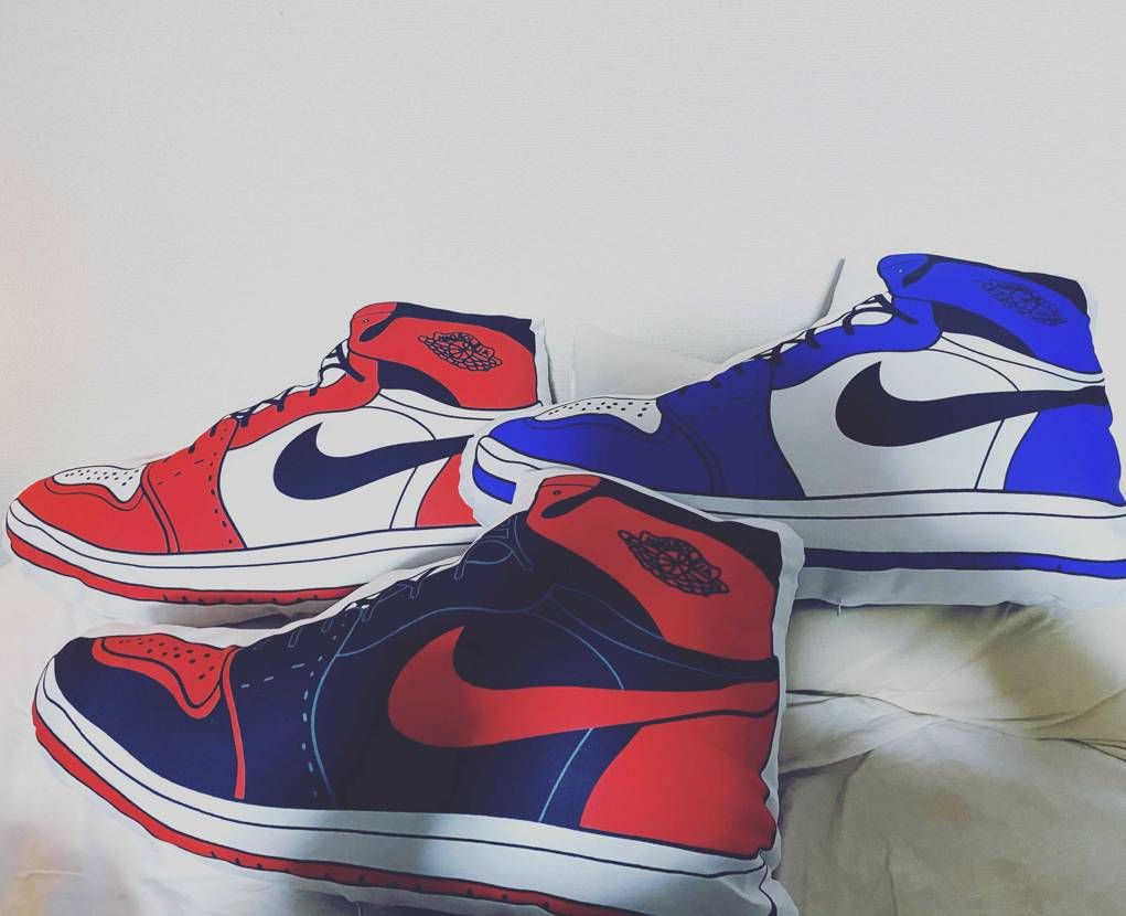 可愛いairjordan1 クッション‼️

枕か、車に置く予定です😊😊👌👌