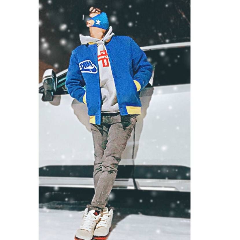 supremeフーディって暖かい。。
室内だと暑い🥶🥶

以上