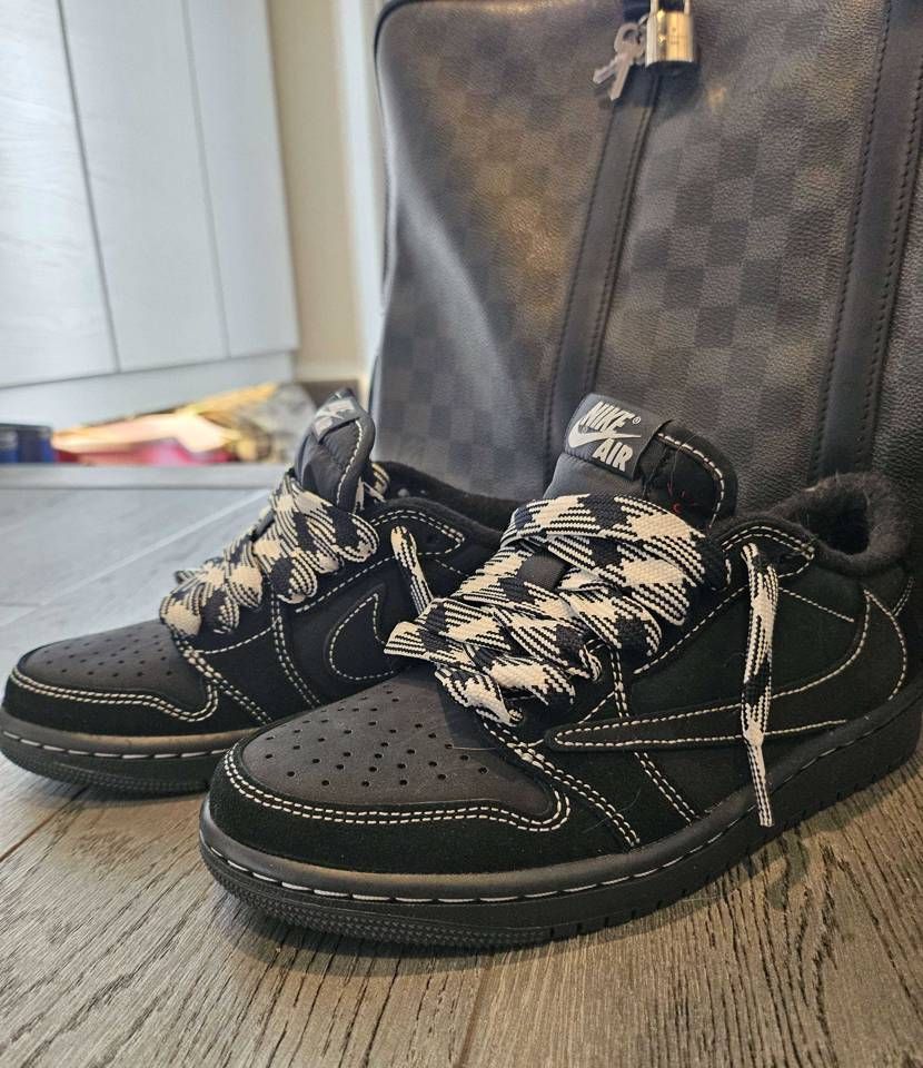 来週、奥さん誕生日で、プレゼントです✨🎁✨
もう履きたい！