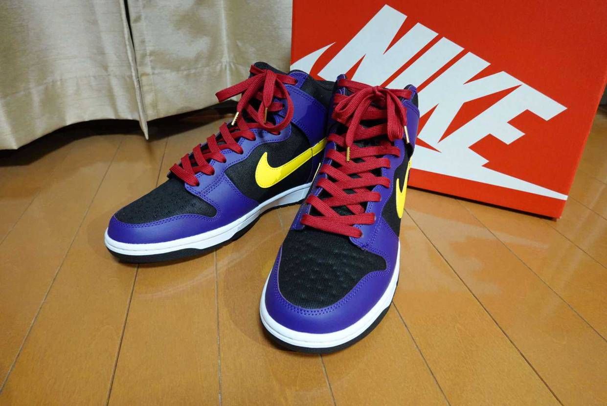 『みんな大好きドムカラー』
本日のスニーカーは
『NIKEダンクハイプレミアムE