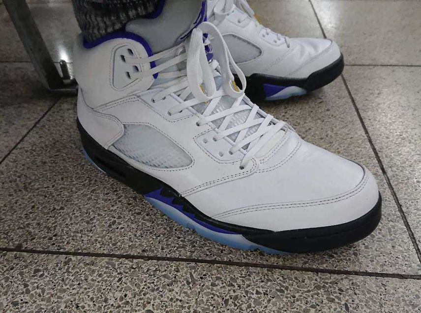 今日の相棒
AirJordan5 DarkConcord.
さあ、欲しい