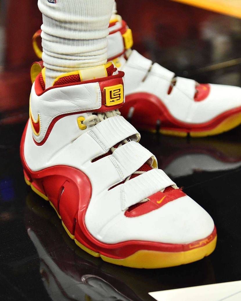 Trezz played in Bron 4s.