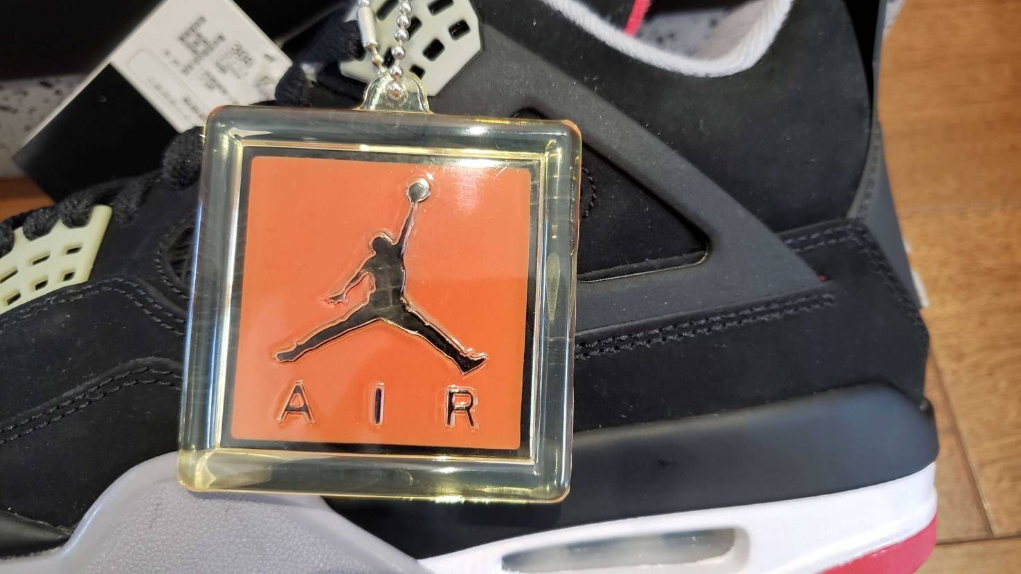 キーホルダーが黄ばみがあるため未使用ですが中古で出品しました