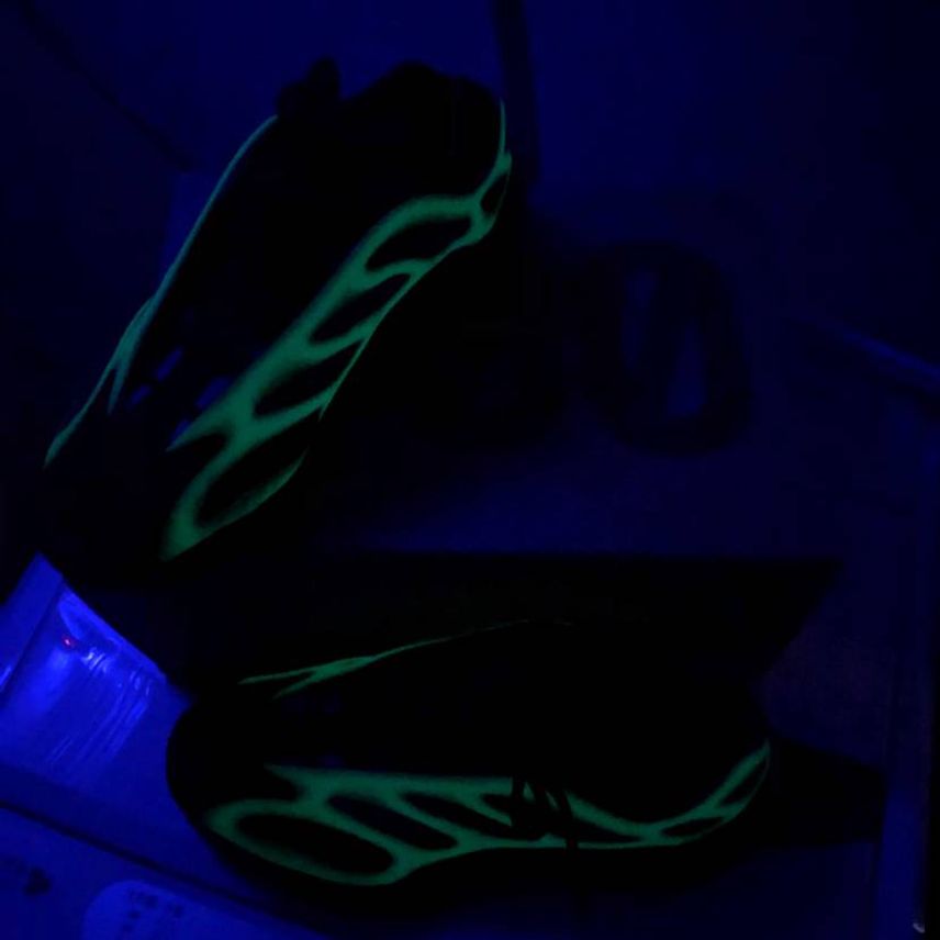 SNKRDUNKで初めての購入は
初めてのYeezy 700 V3 !!
サ