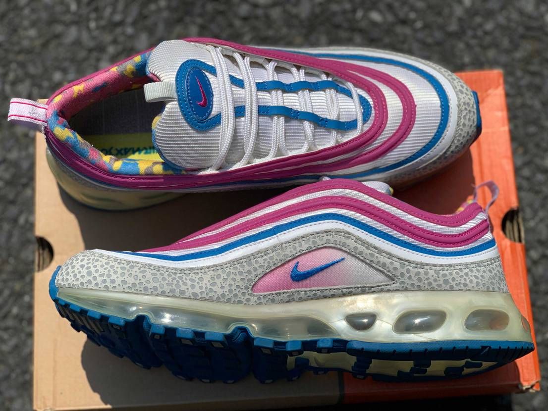 ちょっと珍しいものが手に入ったので早速。

airmax