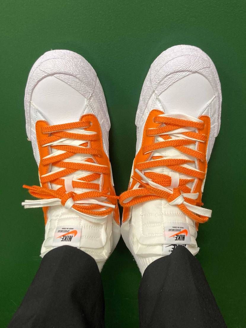 サカイ ナイキ ブレーザー ロー マグマオレンジ のコーデ 口コミ投稿 紐通し直しめんどい Byssn スニーカーダンク