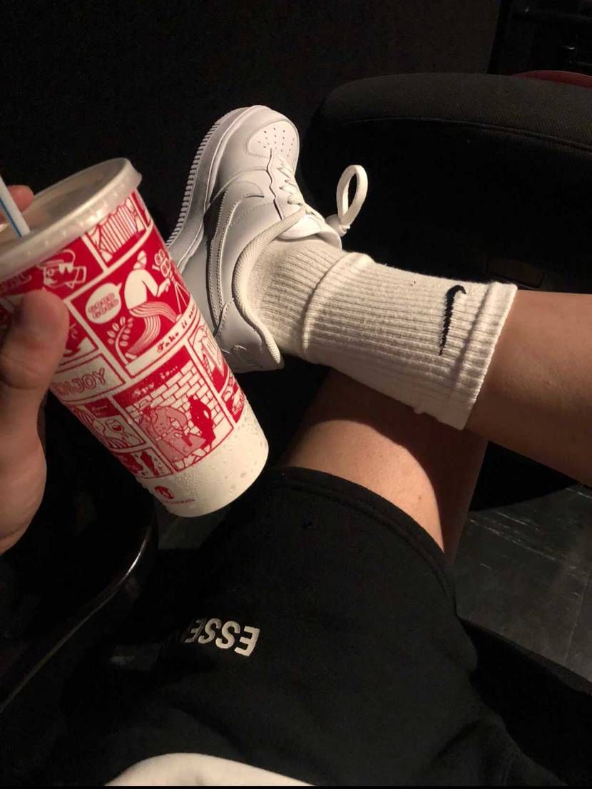 エアフォース1 07 ホワイト何年かぶりに履いたけどかっこい