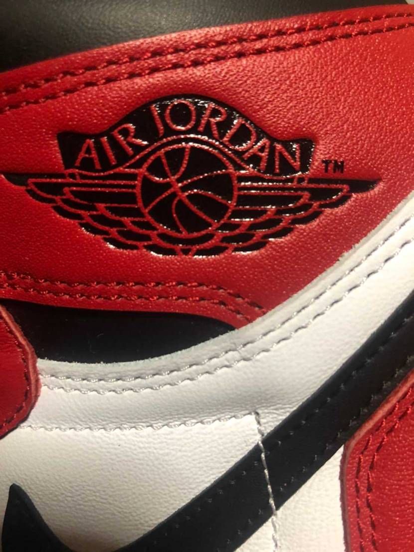 結構前にフリマアプリで購入したエアジョーダン1 シカゴ (2