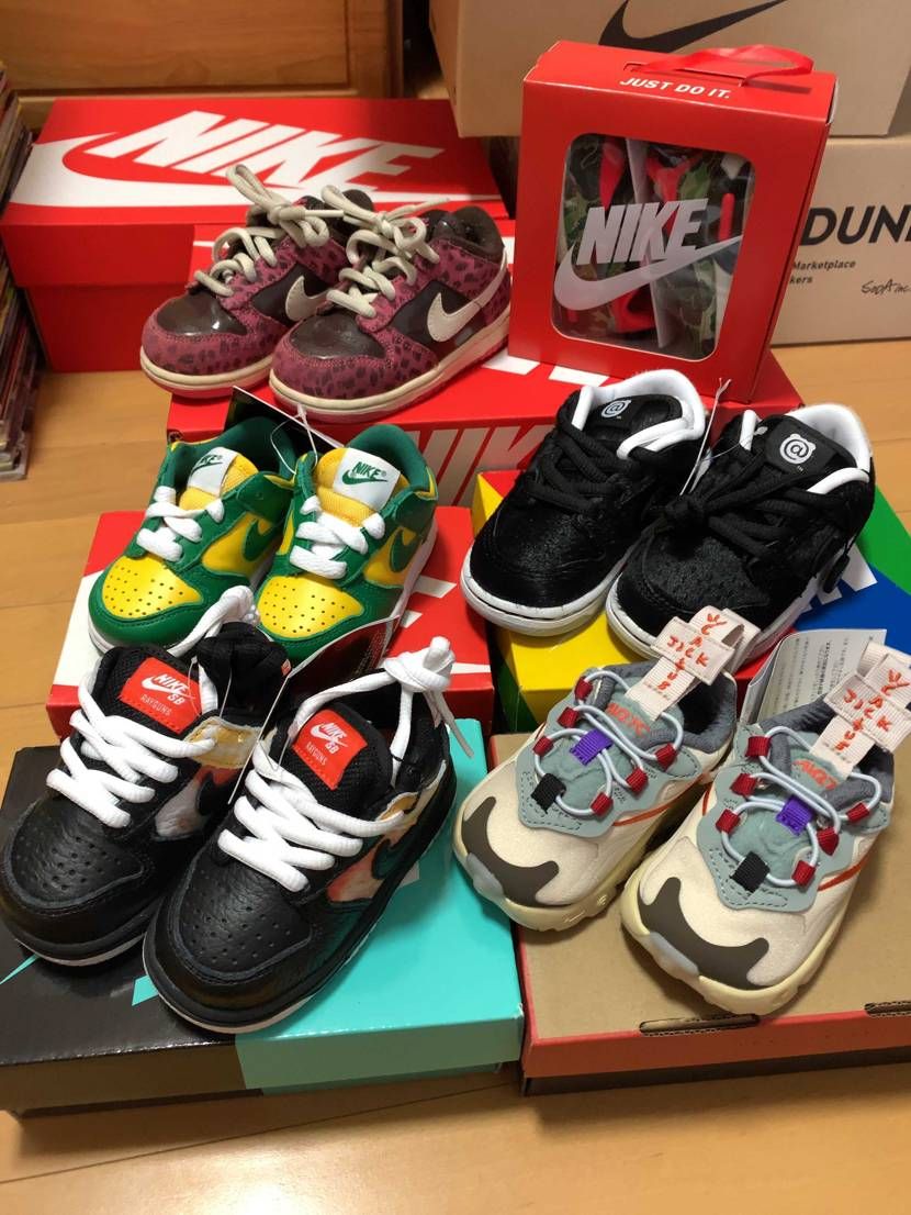 十数年前に娘が履いてたダンク。
まだまだイケるな。
このダンクの名前わかる方