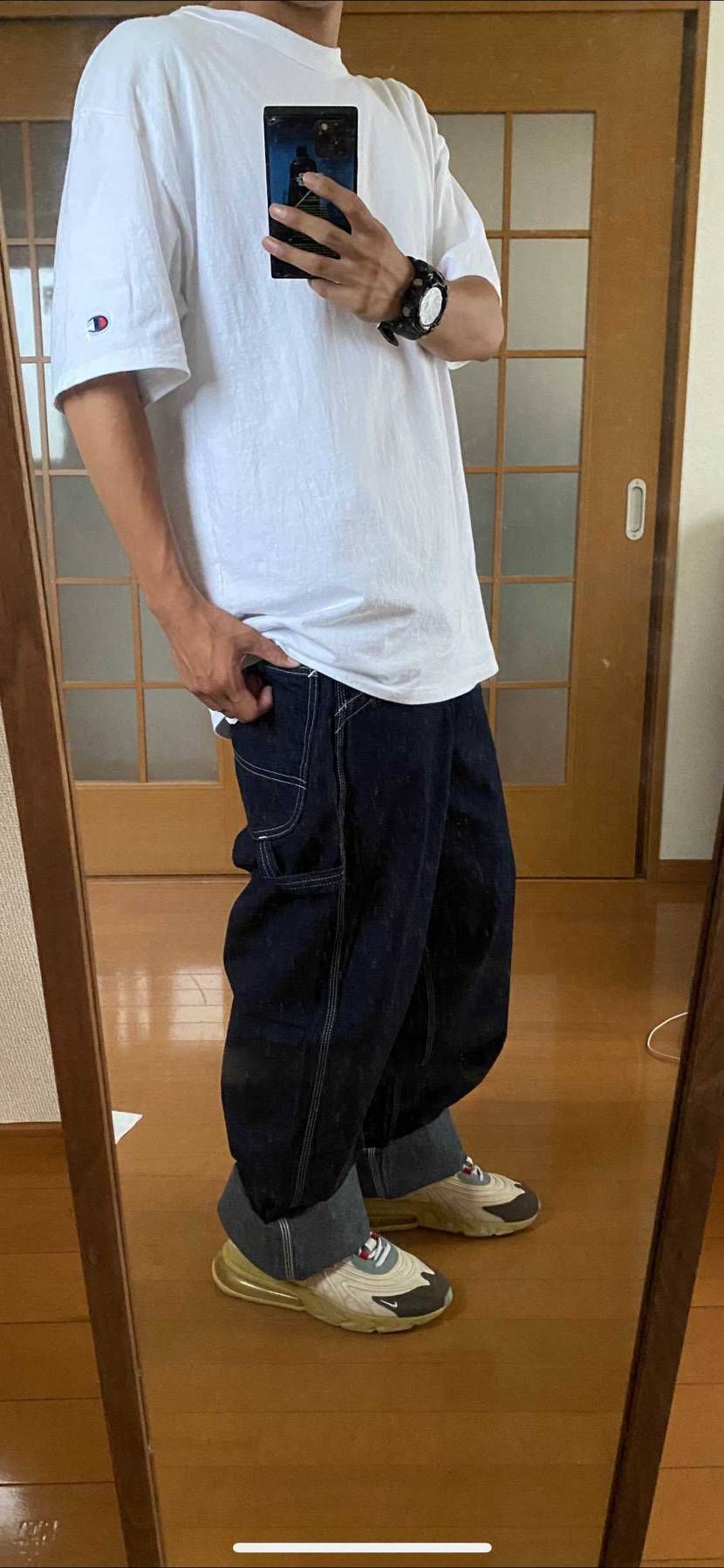 新しいパンツトラビスとの相性バッチリ