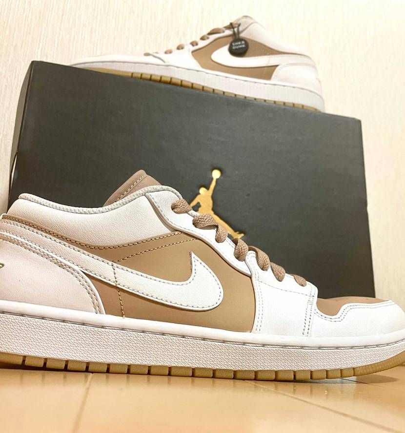 NIKE AIR JORDAN 1 LOW "WHITE /TAN"
ベージュ