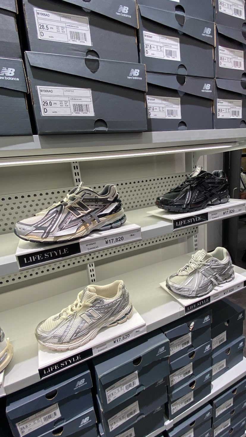 まさかのNB りんくうアウトレットに! 
サイズは結構揃ってました!
欲しい