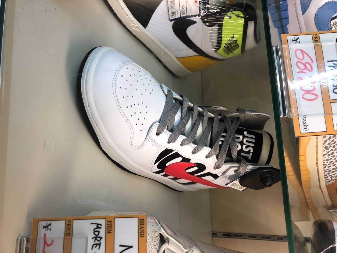 この靴わかる方　いますか？