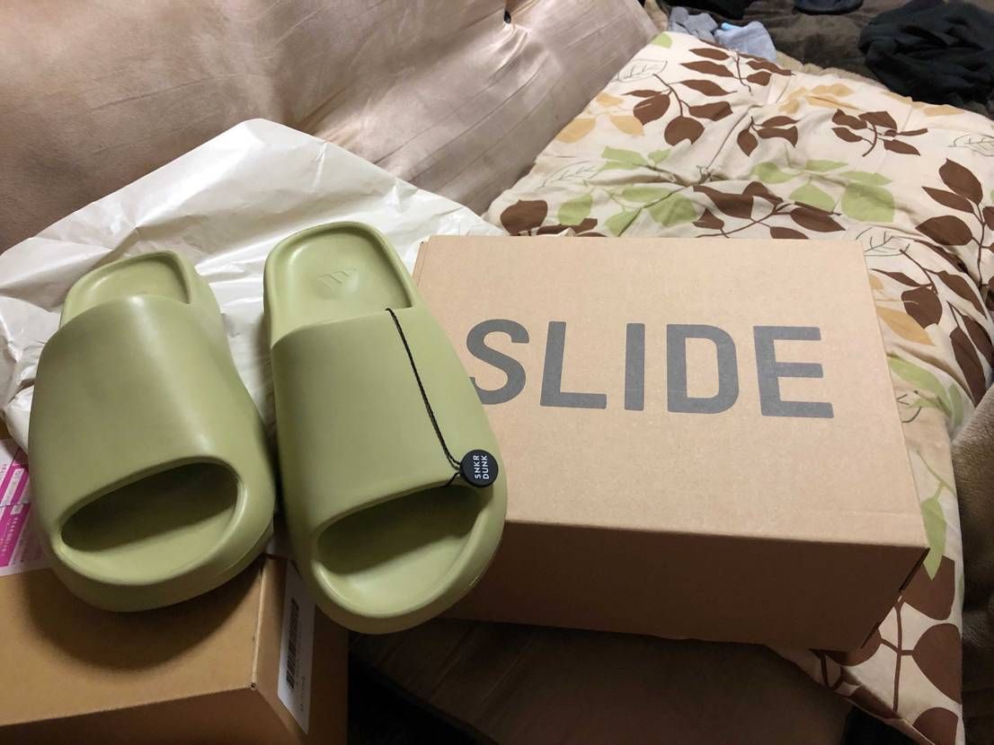 
先程仕事終わって　AF1ダルマ買ったのが届いたから見てみたら箱が…ん？？まさ