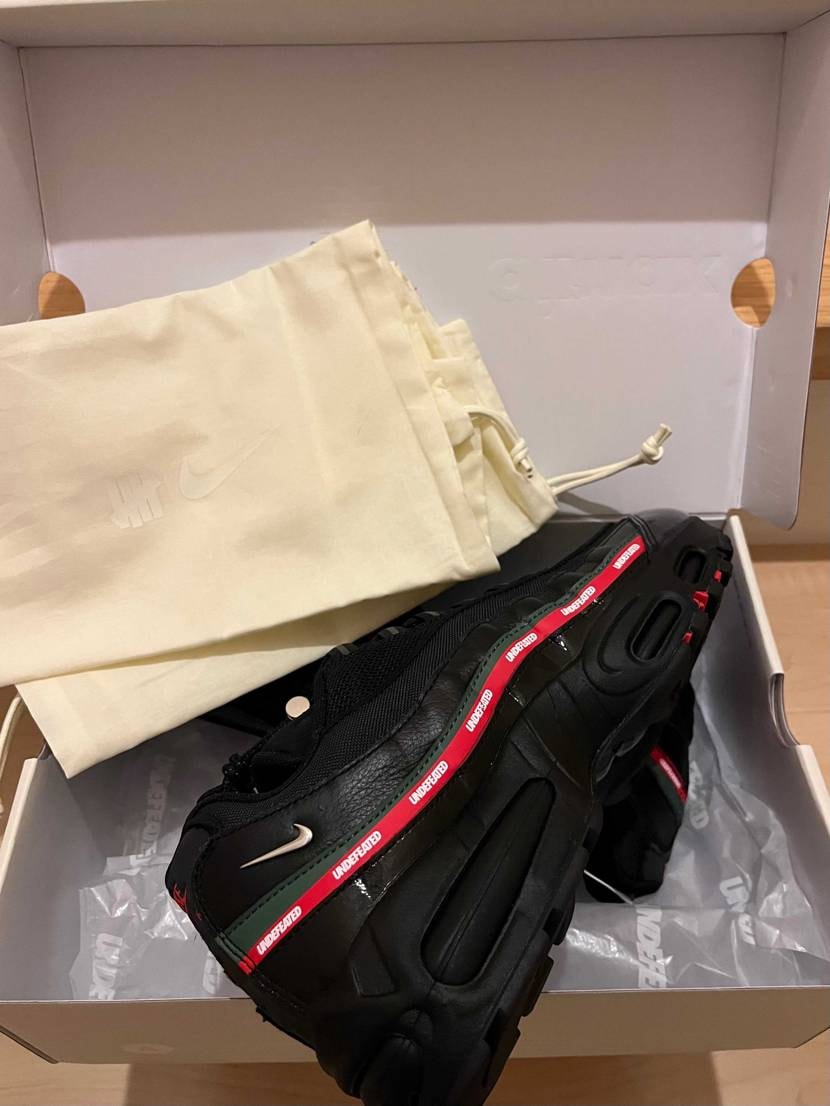 すごく良い☺️
ちょっと前のjordan4に続けて公式で買えたのはラッキー✌️