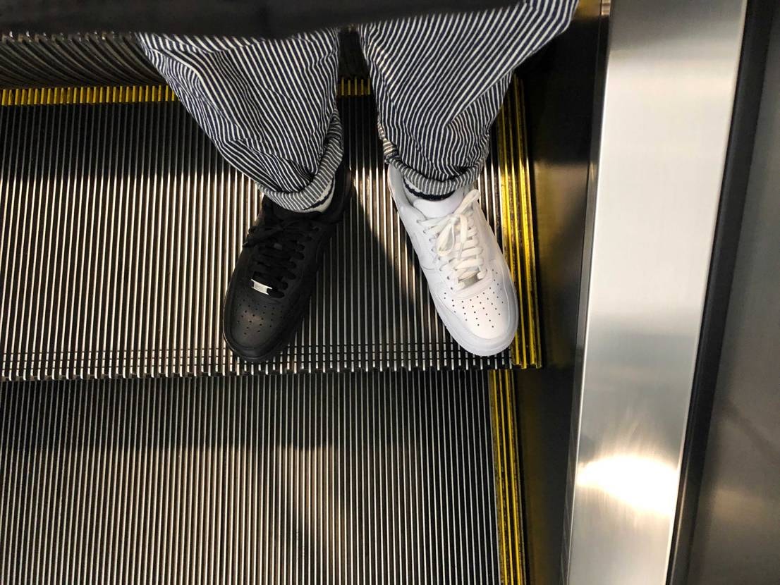 シンプルなAF1をちょっとした遊び心で‥