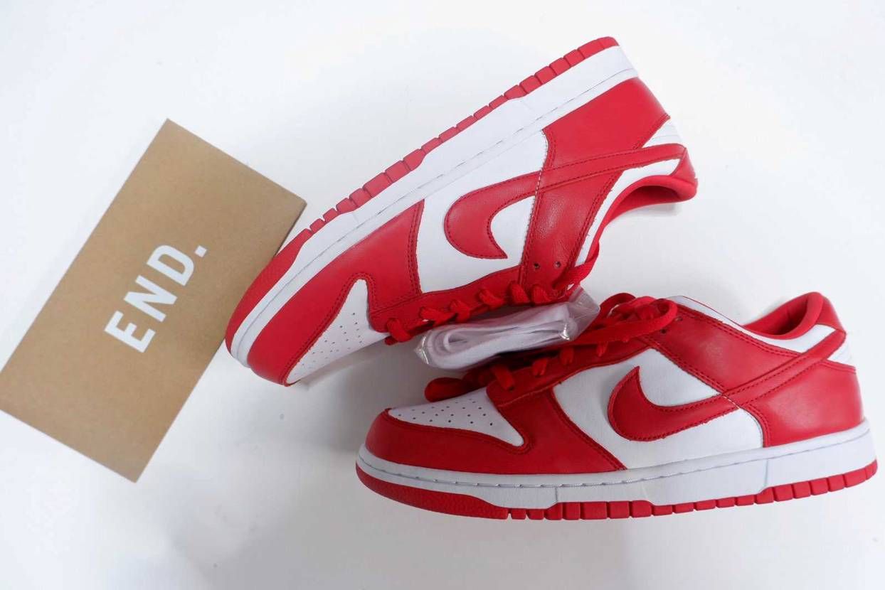 Nike sb dunk low
University red
us10