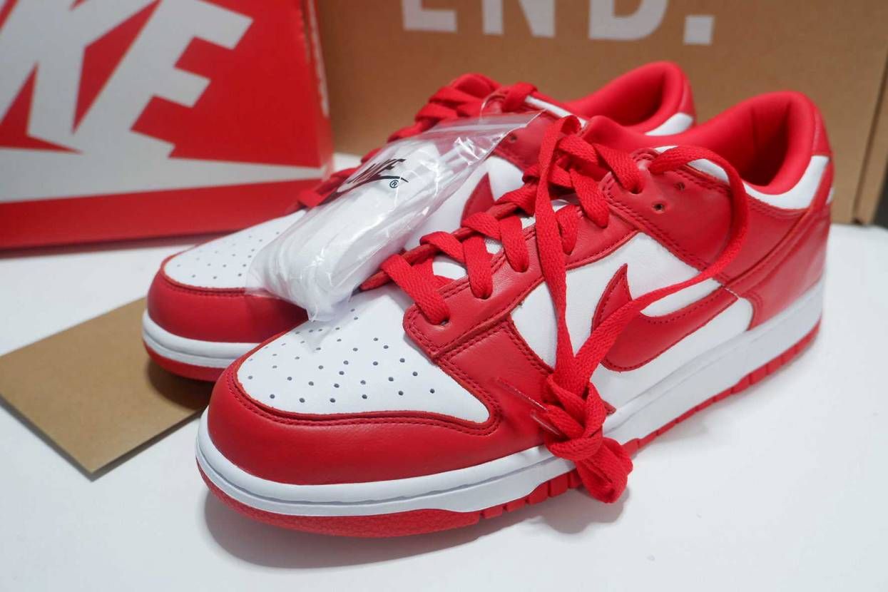 Nike sb dunk low
University r