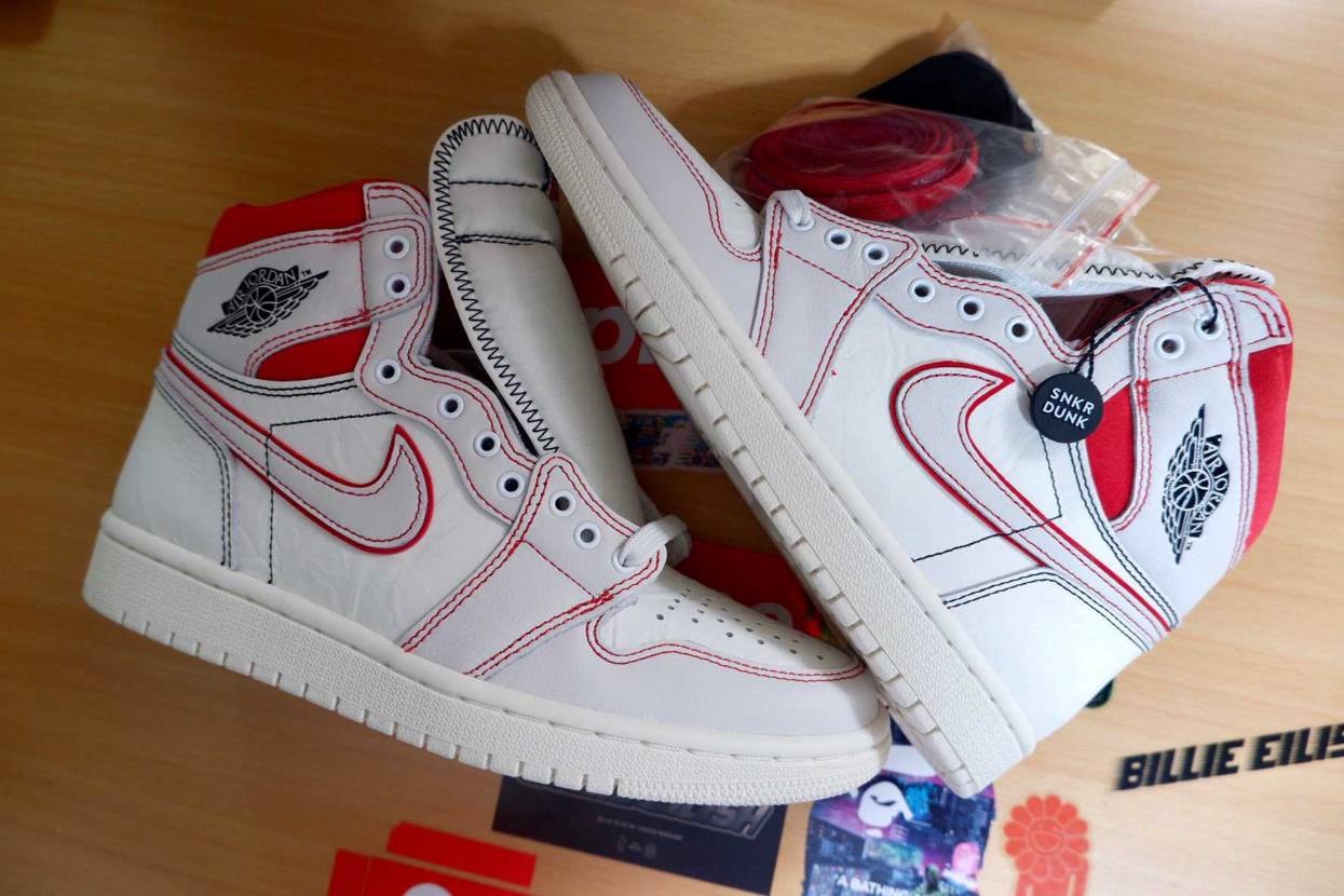 Air Jordan 1 Retro High 
Phan
