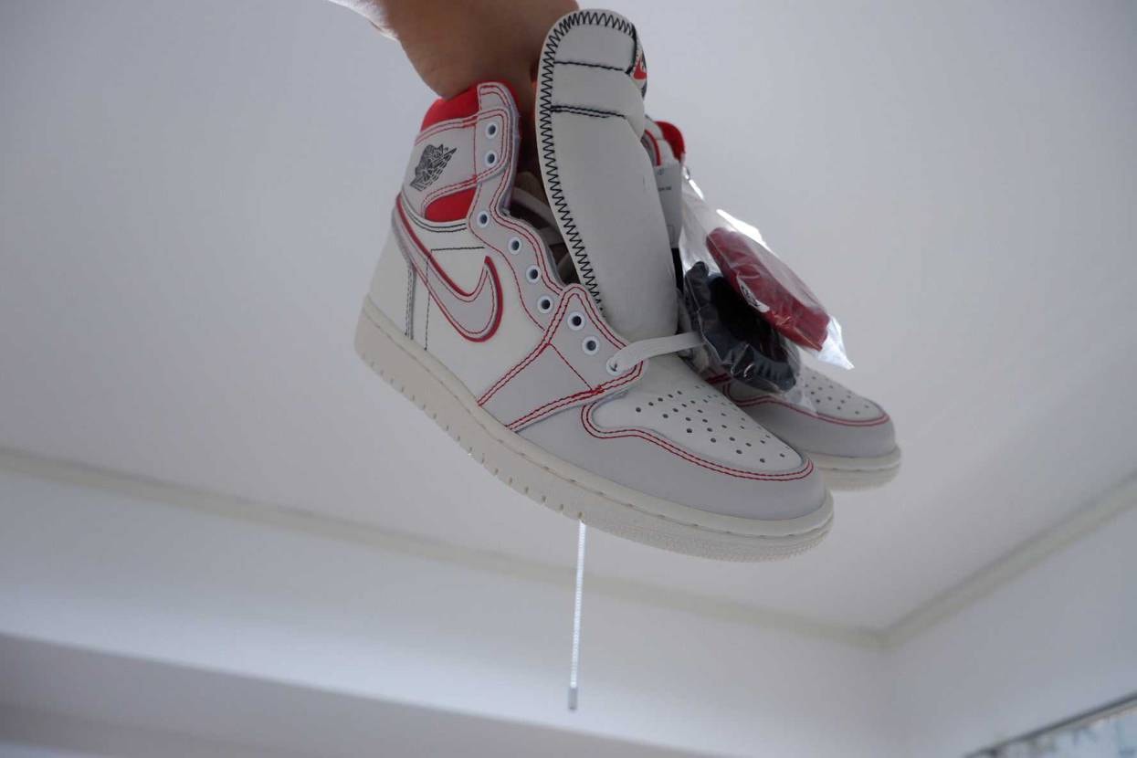 Air Jordan 1 Retro High 
Phan