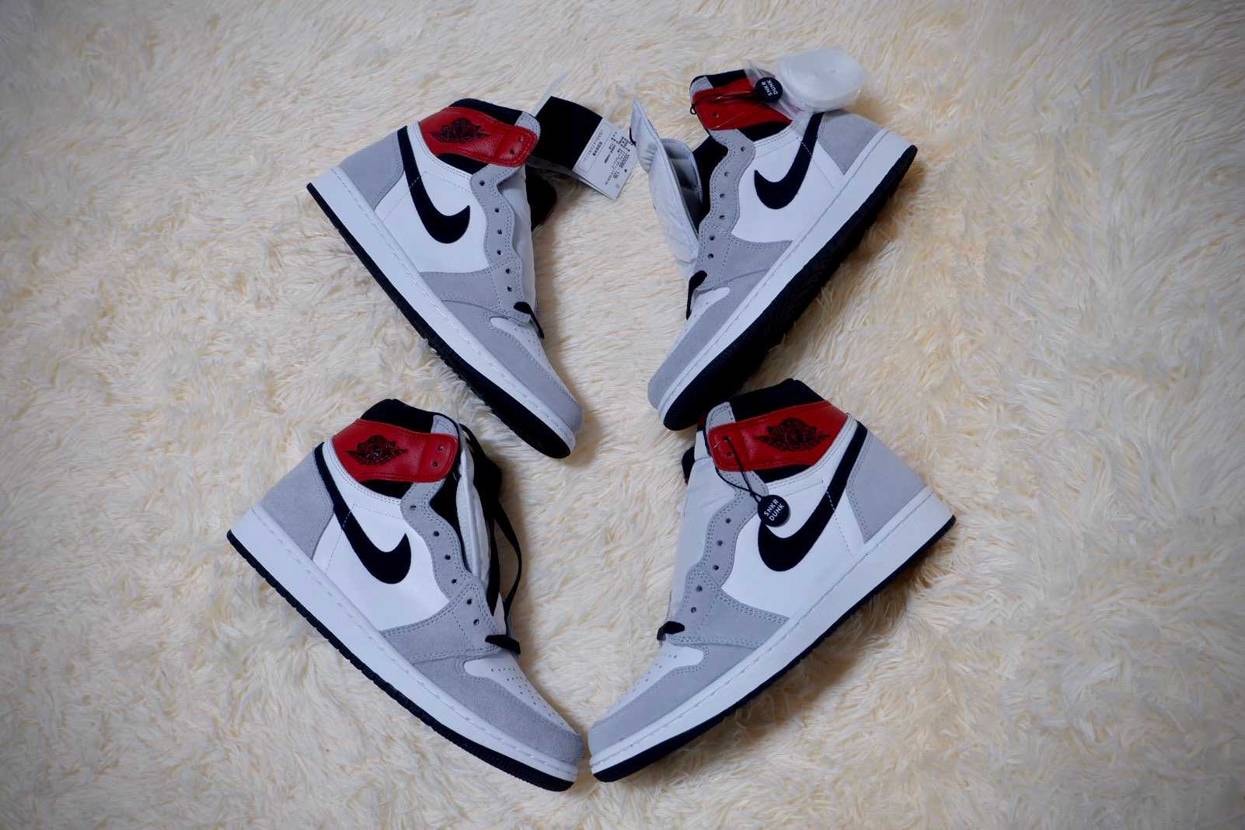 Air Jordan 1 High OG "Light Sm