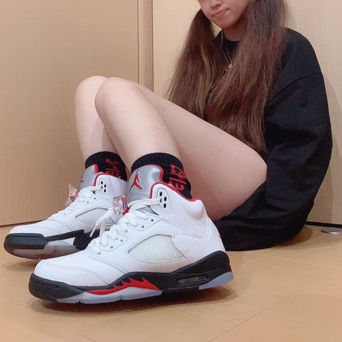 彼の誕プレでスニーカーを以前に購入したんだが...。
まだ何を買ったかは内緒で