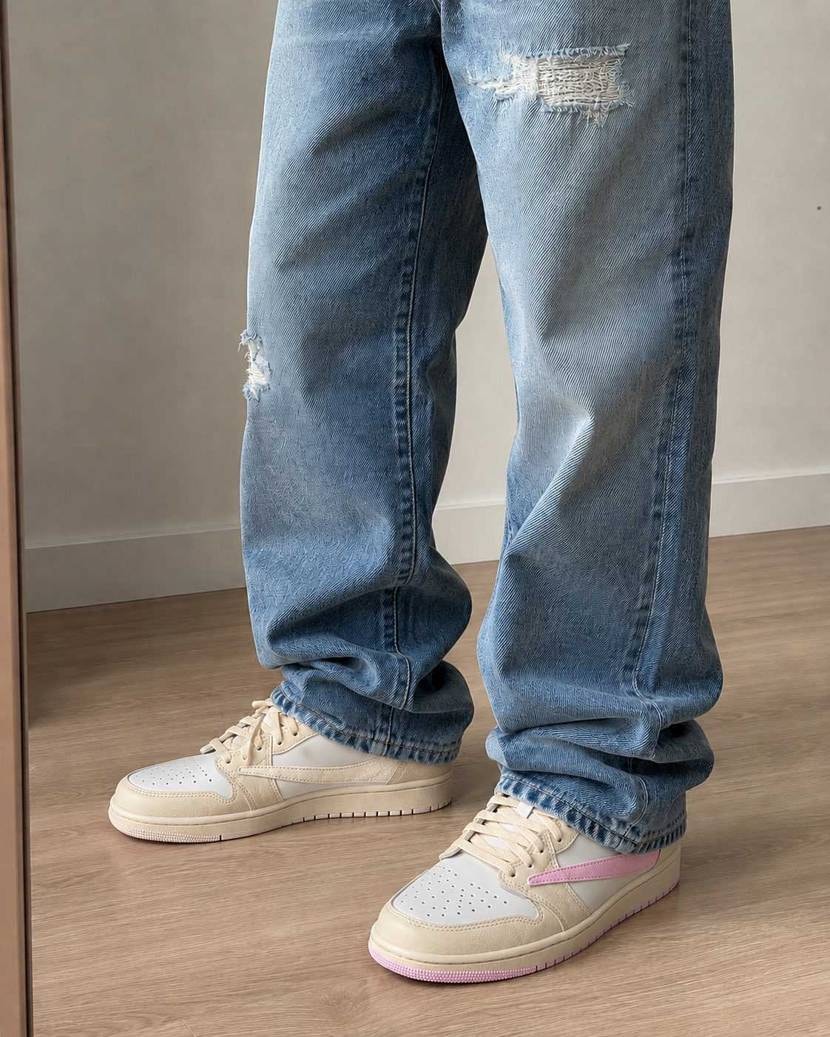 いちごソフトぽい配色と思い、去年出てたkith treats