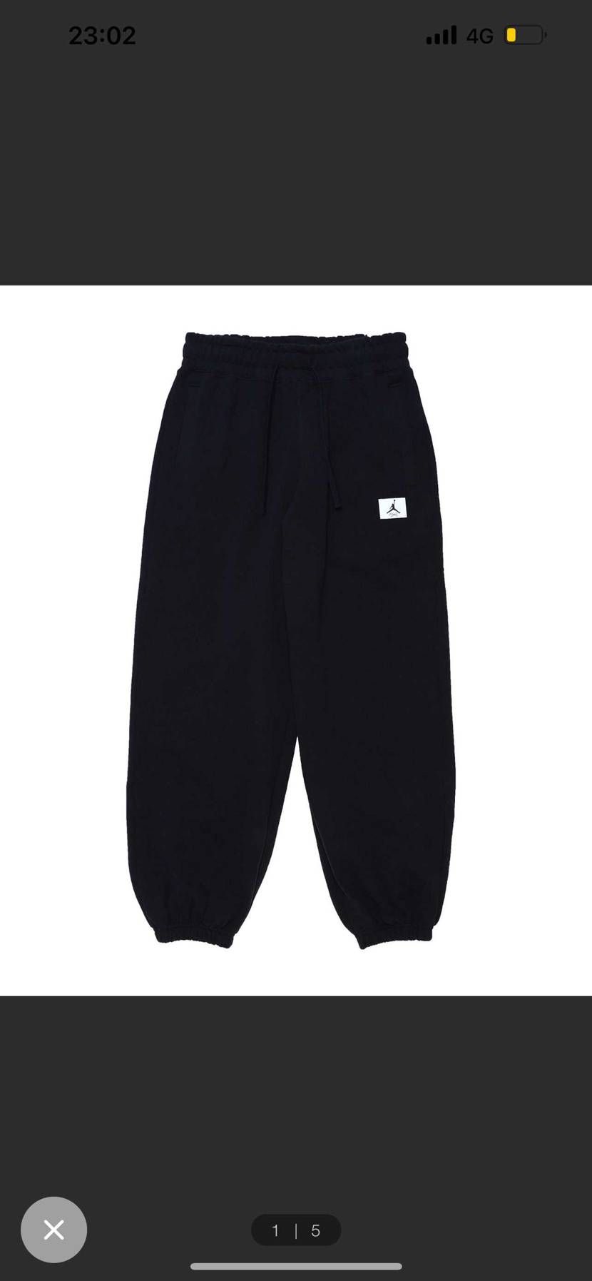 スニーカー関係なくてすみません。
ナイキのウィメンズのパンツは男でも履けると思