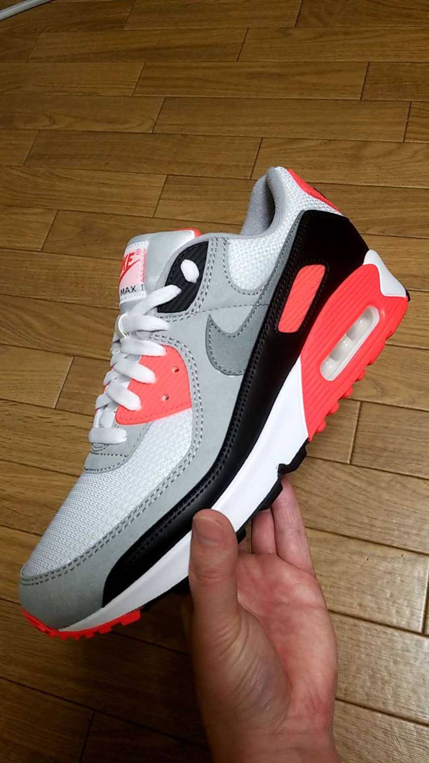 先日SNKRSでマイサイ27.5cmが購入出来たair max 3👟がNIKE