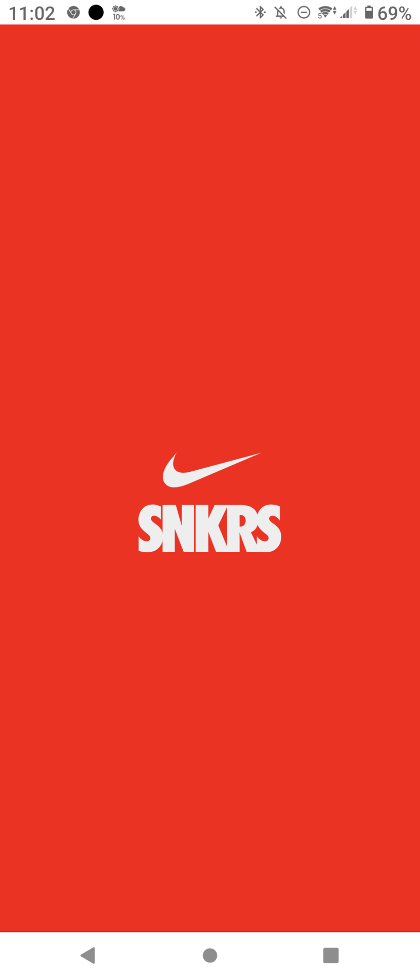 出し惜しみして2次流通で価格の高騰させ付加価値をつけ様子見をして在庫を小出しにし