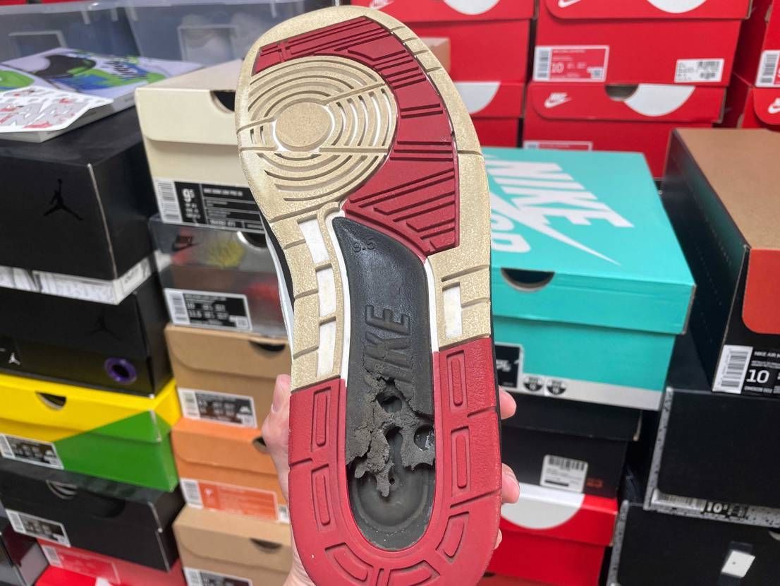 欲しかったなaj2
ボロボロなんですよナイキさん
最後の最後まで買わせてくれ