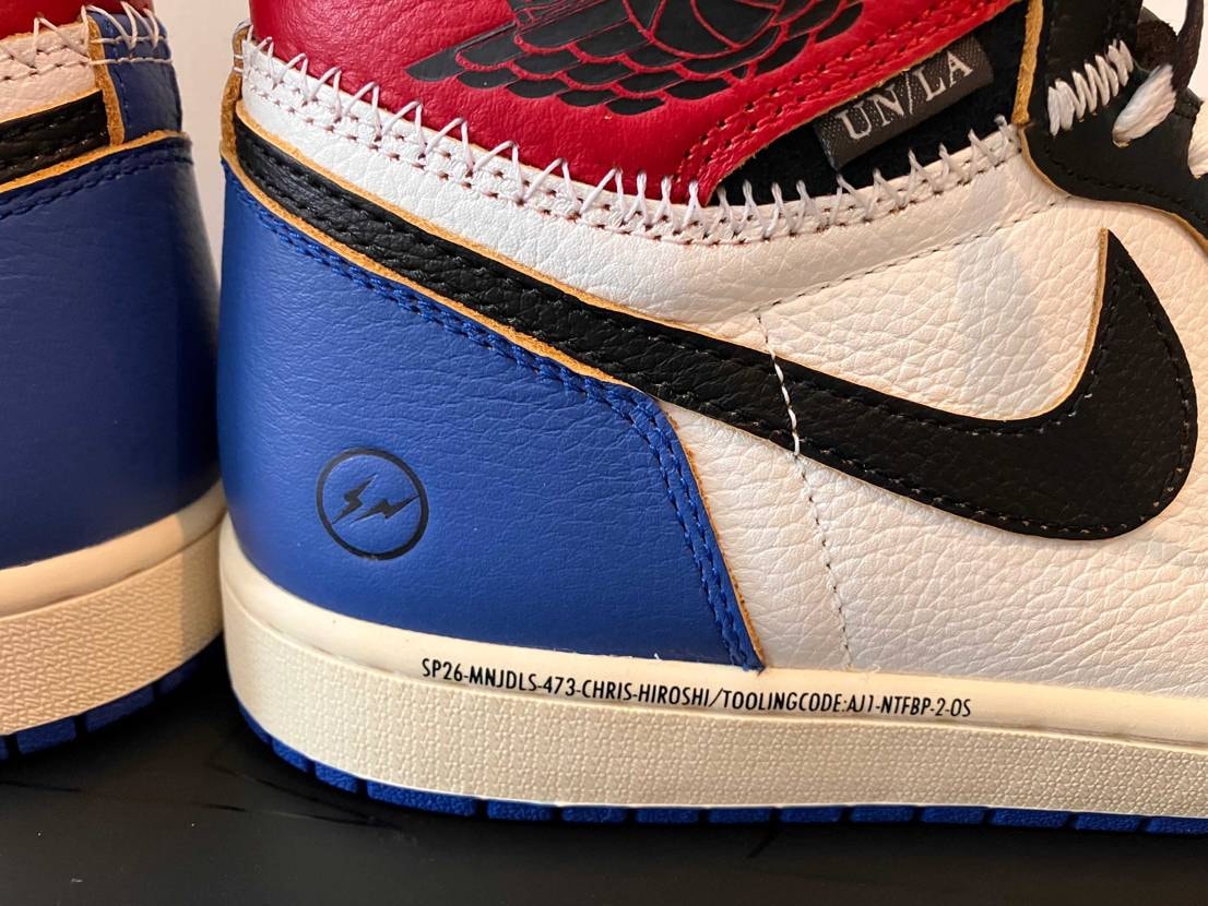 NIKEなので、基本は普通ですw

デザイン的には、シュ