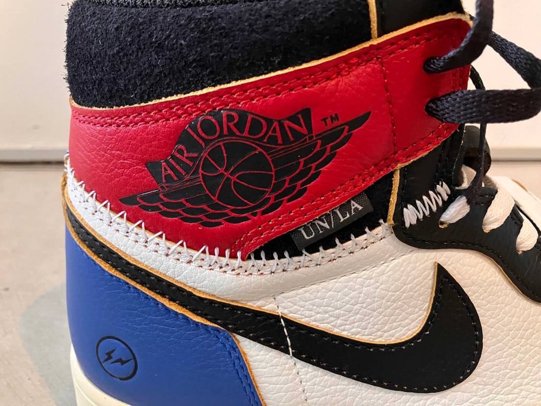 NIKEなので、基本は普通ですw

デザイン的には、シュ