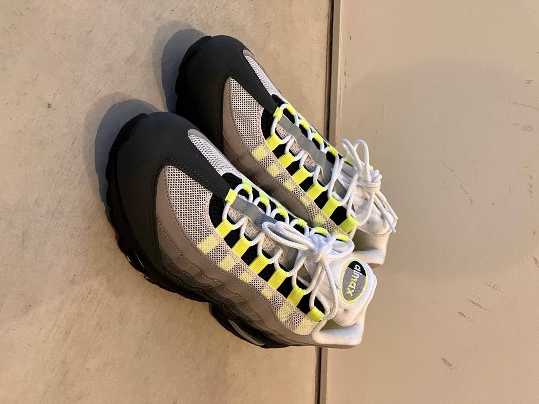 遂に我が家にも
「エアマックス95/ネオン」がやって参りま