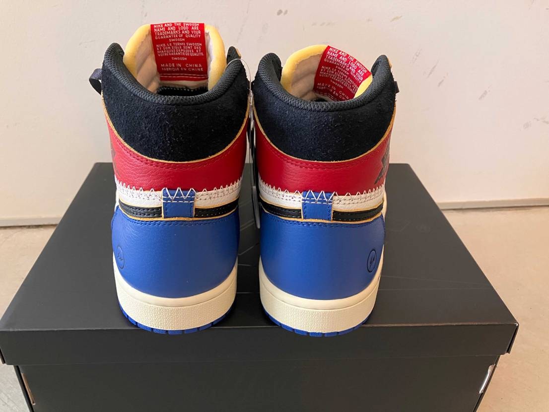 NIKEなので、基本は普通ですw

デザイン的には、シュ