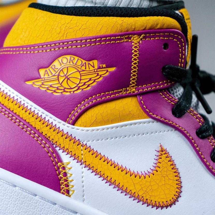 Air Jordan 1 Mid “Familia” Joi