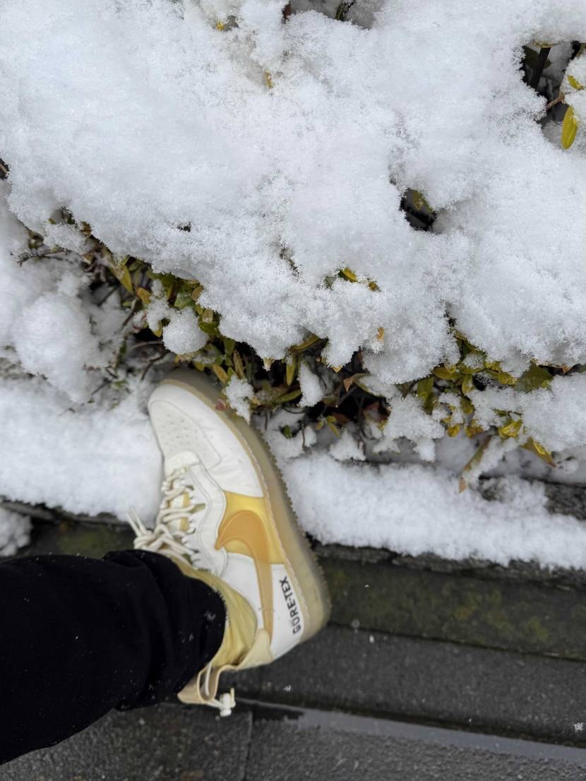 都内も雪積もってたので、かなり久々にコレを履きました❄️

って、黄ばみすぎ