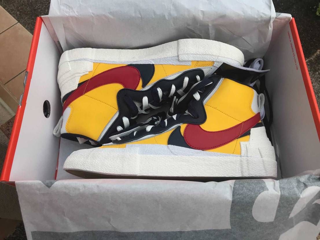 いつおろすか迷っております。ブルーをプレ値で買うか迷っており