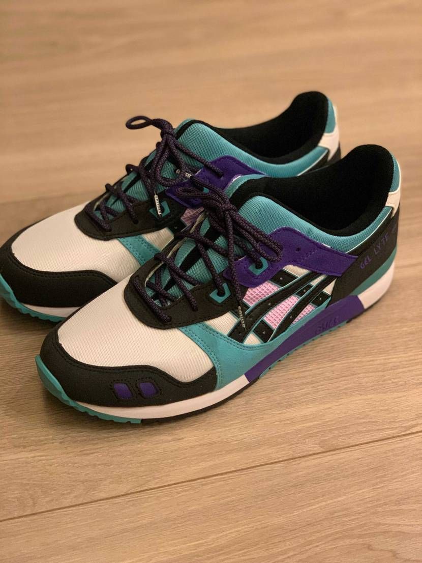 AWAKEゲルライト3は全ハズレでしたが、近くのアウトレットでOGの好みの配色を