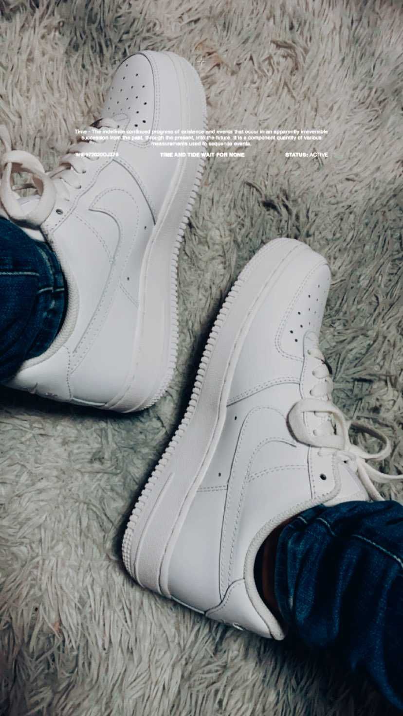 スニーカーハマる〜👟👟